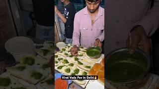 Viral Vada Pav in Delhi|| Indian Street Food