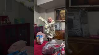 Da na na nah…#shorts #funny #dance #aha #takeonme #crazykids #silly #dancing #familyfun