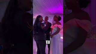 Marllen emociona casal ao falar de Deus no casamento