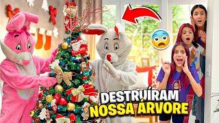 O COELHO MALVADÃO ESTRAGOU NOSSA ÁRVORE DE NATAL (JÉSSICA SOUSA E FAMILIA)