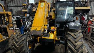 Sorting out a worn headstock on a JCB 526-56. Part 1