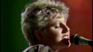 Cocteau Twins  | Musette and Drums | Live on The Tube | 13 January 1984