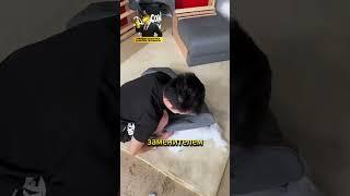 Он узнал цены на мебель и не побоялся сделать огромный диван своими руками