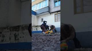 Избили клоуна прям на улице. Хорошо, что Гуфи был рядом🫡 ДО КОНЦА