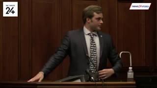 JA OF NEE: Het jy jou pa met 'n byl doodgemaak? #VanBreda