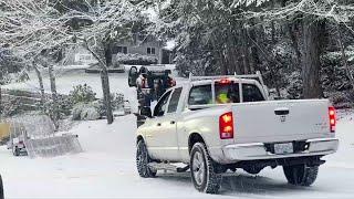 'We can't keep up': Heavy snow hits Vancouver Island