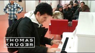 Thomas Krüger – Flashmob Piano Medley at French Airport Paris-Orly