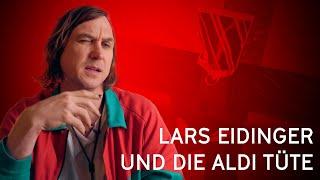 Lars Eidinger and the ALDI bag