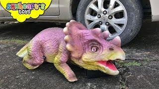 BABY TRICERATOPS lost in the jungle | Skyheart found baby dinosaurs for kids in jurassic world