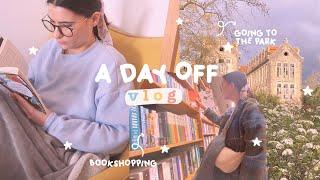 day off with me: reading, going to the park, bookshopping & chat  feb and march reads  home vlog