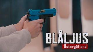 Blåljus om polisens vapen och övervakningskameror.