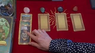 Что думает и ждет? Какой интерес имеет/Гадание на любовь/Тиана Таро/ Таро он-лайн