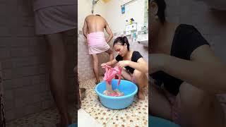 Oh, what is he doing?Daily life of a couple #couple #shorts #funny