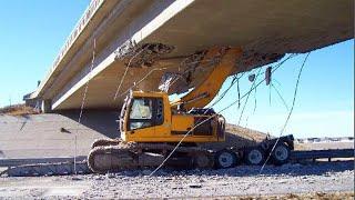 40 Dangerous Excavator, Dozer & Truck Operator Fails | Extremely idiot Heavy Equipment Fails 2024