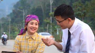 Linda's smile makes CEO Quang infatuated, Quang helps Linda sell corn