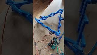 Mesh Morphing Robot - Robotic Triangle