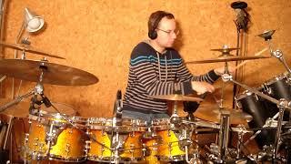 Playing drums with dynamics by Christian Hoffe #drumsolo