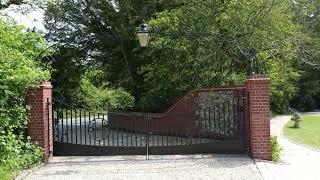 Suffolk Ironworks Daisy Double Driveway Gates & Arch