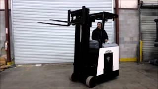 2002 CROWN RC 3000 SERIES ELECTRIC RYDER FORKLIFT,