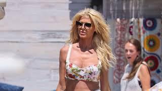 Victoria Silvstedt at Club 55 Beach in Saint-Tropez