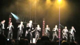 Straight No Chaser - "Lion Sleeps Tonight" - Reading