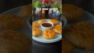 Trending recipe of Aalu Pyaz kachori #shorts #recipe #kachori #crunchy #samosa