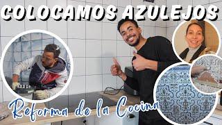 PONEMOS LOS AZULEJOS EN LA COCINA 🟦| ALGO DIFERENTE  + RECUPERAMOS EL RECIBIDOR 