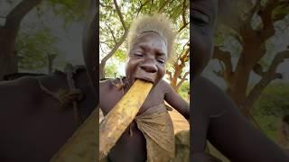 It’s So delicious This natural food is so good #hadzabetribe #villagelife #hunters #africa #food