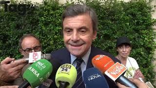 Caso Giuli, Calenda: “Alla Cultura servirebbe un ministro normale, lo cercassero su LinkedIn”