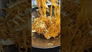 How made chowmin at home #food #chowmein#recipe#desi chowmin#chowmein corner#hunger#foodie#foodlover