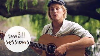 Ziggy Alberts - Runaway (acoustic) | Småll Sessions