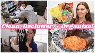 Cleaning, Decluttering, and Organizing Around My House 