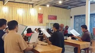 Sukacita Mengasihi Latihan Koor Lingkungan Carolus Borromeus Gereja St Paulus Pringgolayan Jogja