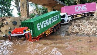 TERJANGAN BANJIIIIR ‼️ RC TRUK HINO KONTAINER RC TRUK QUESTER MELAWAN DERASNYA ARUS. Miniatur truk