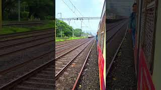 Mumbai local v/S Express train #hdrailzone #railway