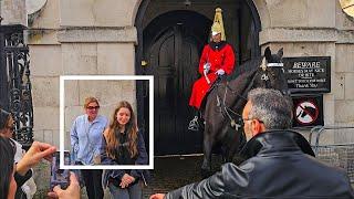 AMERICAN TOURIST ERUPTS AND YELLS GET OVER THE LINE AT TEENAGE GIRL at Horse Guards!