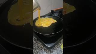 easy simple omlette recipe.#cooking #cookingvideo #trendingshorts #trending #food#shortsbeta #share