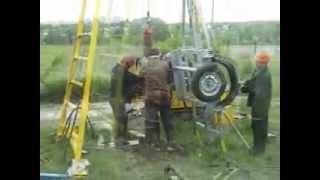 Mobile drilling derrick