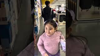 Little Sister’s Reaction | Electronic Shop