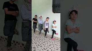 Does anyone know the title of this song 