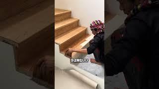 왜 교실 바닥을 기며 왁스를 발랐을까