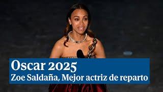 Zoe Saldaña reivindica su origen inmigrante tras recoger el Oscar por Mejor actriz de reparto