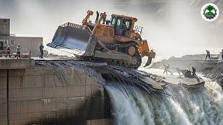 Jaw-Dropping Bulldozer Operator Skills So Crazy You’d Think They’re Fake!  #12