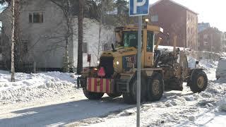 Vammas RG 181 grader in action - great Valmet 6 cylinder diesel sound!