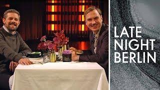 Lars Eidinger, Klaas & ihr Candle light Dinner | Ein Tisch für Zwei | Late Night Berlin | ProSieben