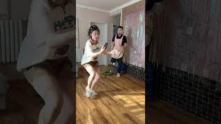 本来就学的很上火，他还过来得瑟上了 #浅跳一下 #查尔斯顿舞 #万万没想到 #群魔乱舞