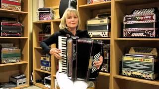 Accordeoniste Yvonne met Limex MPR4