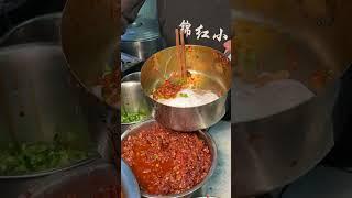 3.5一碗的南昌拌粉，配上一碗鸡蛋肉饼汤也太幸福啦！#路边摊美味