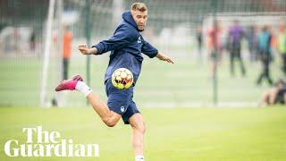 Nicklas Bendtner a little off-target in first FC Copenhagen training session