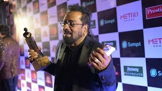 Hariharan winning the Dadasaheb Phalke International Film Festival Awards 2023